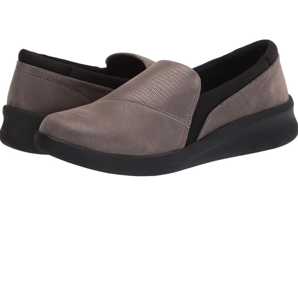 NWT Clarks Sillian2.0 Eve Dark Pewter Size 5 Slip-ons